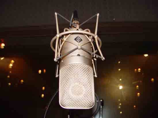 microphone.jpg microphone.jpg